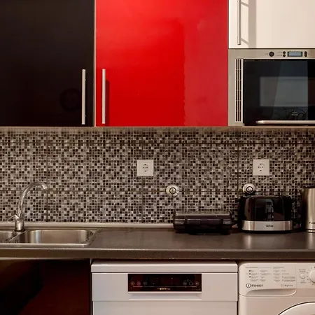 Appartamento Bica Duplex | Walk To Chiado & Cais Do Sodre *