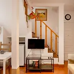 Bica Duplex | Walk To Chiado & Cais Do Sodre * Lissabon