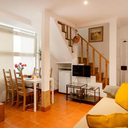 Bica Duplex | Walk To Chiado & Cais Do Sodre