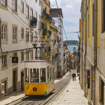 Bica Duplex | Walk To Chiado & Cais Do Sodre Daire Lisboa