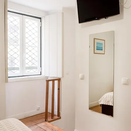 Bica Duplex | Walk To Chiado & Cais Do Sodre アパート *